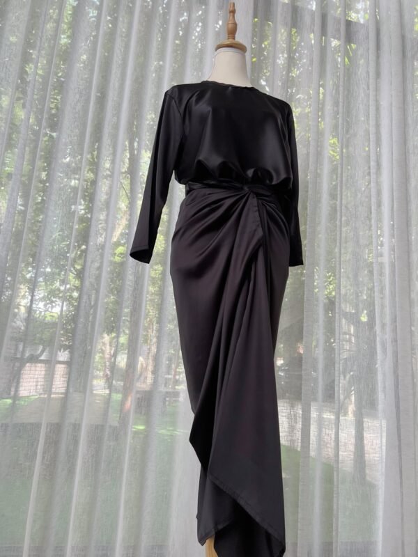 Radiant Black Jalinan - Image 2