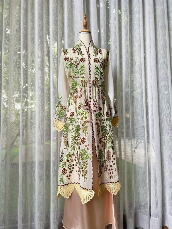 Cream Ivory Sultanah Kebaya - Image 4