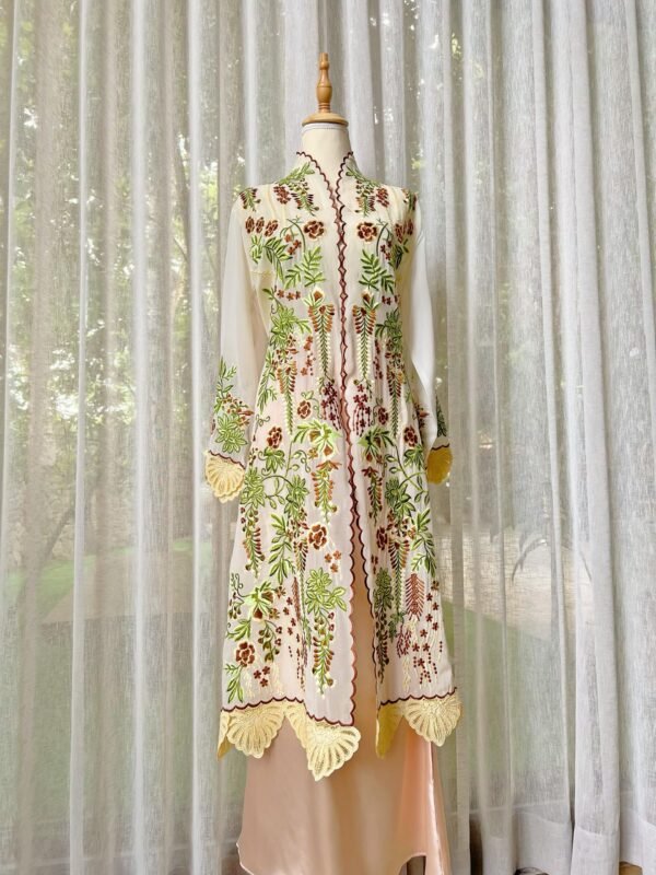 Cream Ivory Sultanah Kebaya - Image 3