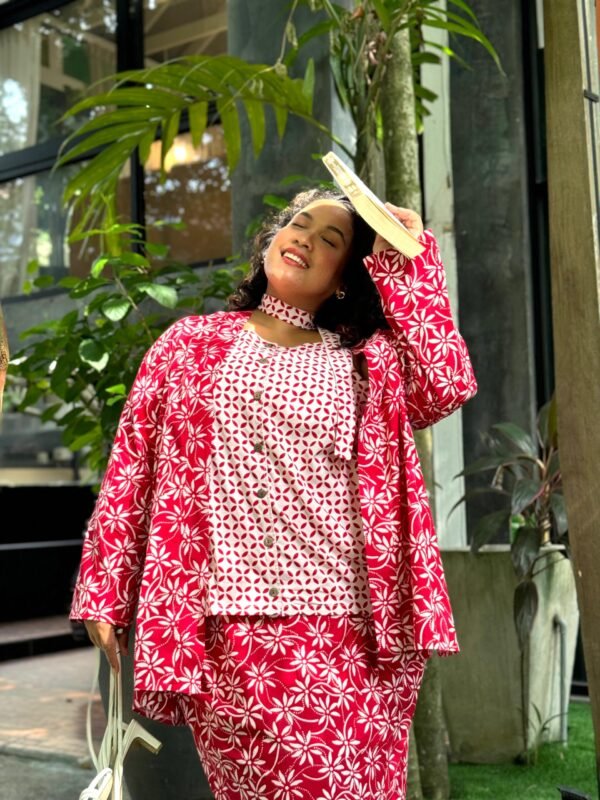 Red Kanda (Plus Size) - Image 2