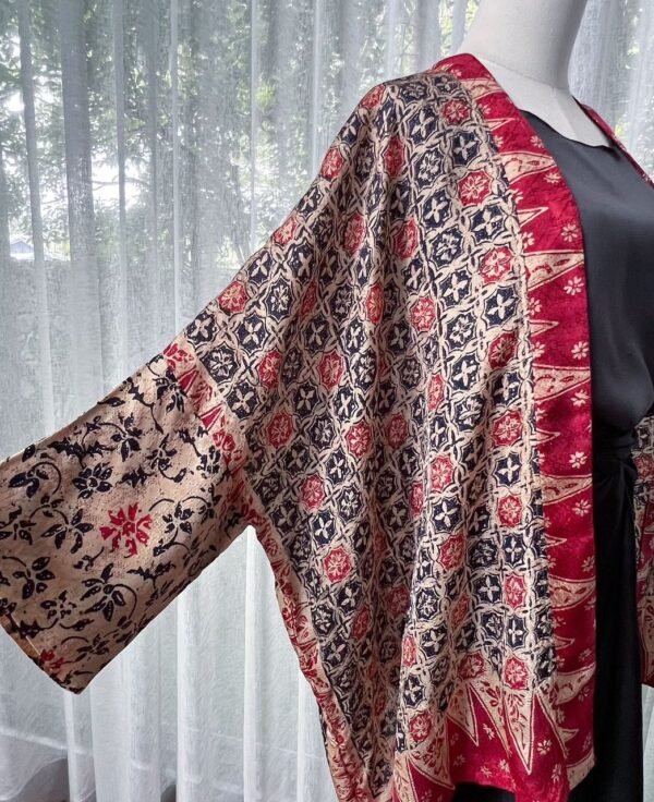 Black Red 3-Piece Batik - Image 7
