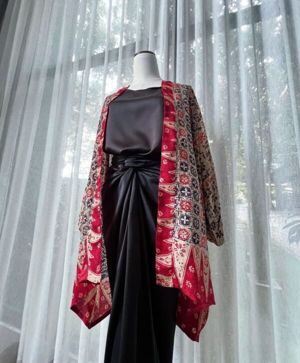 Black Red 3-Piece Batik - Image 4