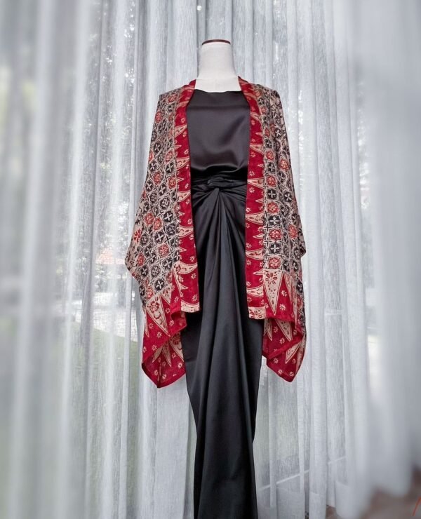 Black Red 3-Piece Batik - Image 3