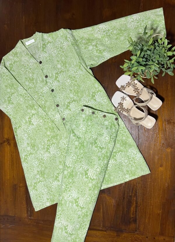 Adult Cotton Kebaya (Green) - Image 4